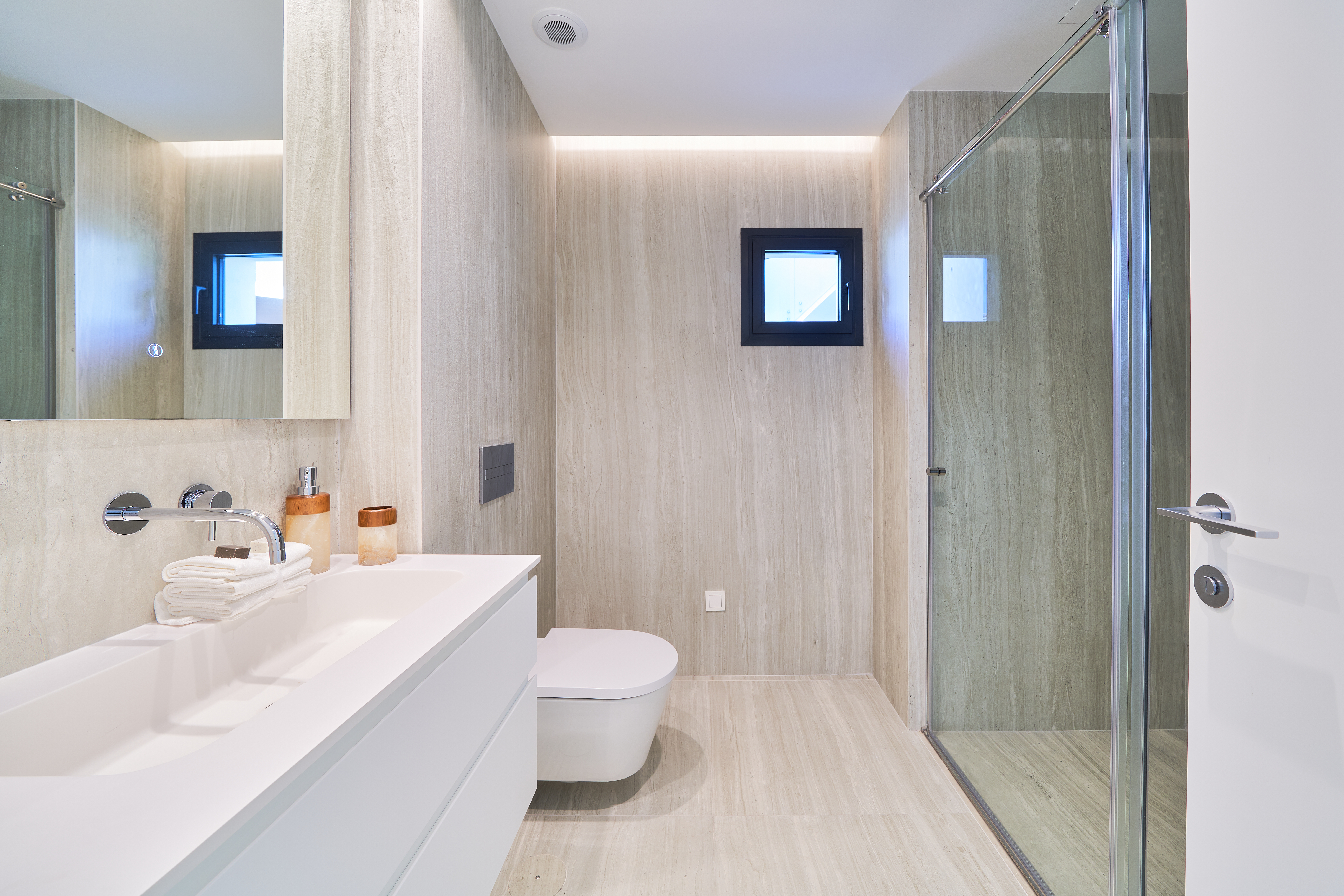 The Sapphire - Apartment 1A - Image 24